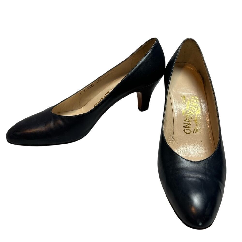 Salvatore‎ Ferragamo Blue Leather Heels Pumps Italy Women’s 8.5 Classic Designer